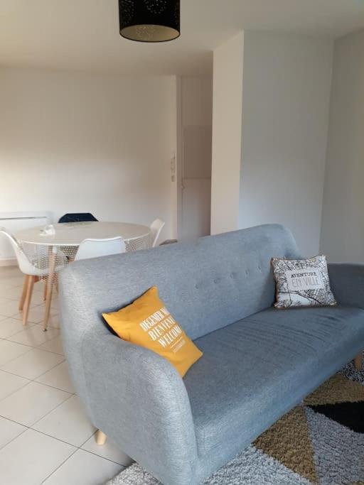 Appartement Au Rdc Avec Jardin Clos, Au Calme. Saint-Aubin-du-Cormier Esterno foto